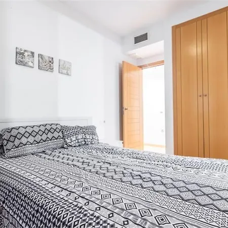 Centrico A 250 Metros De La Playa & Parking * フエンヒロラ